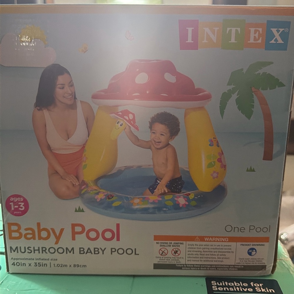 Baby pool - Picture 2 of 3